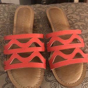 Kelly &Katie clogs for women like new